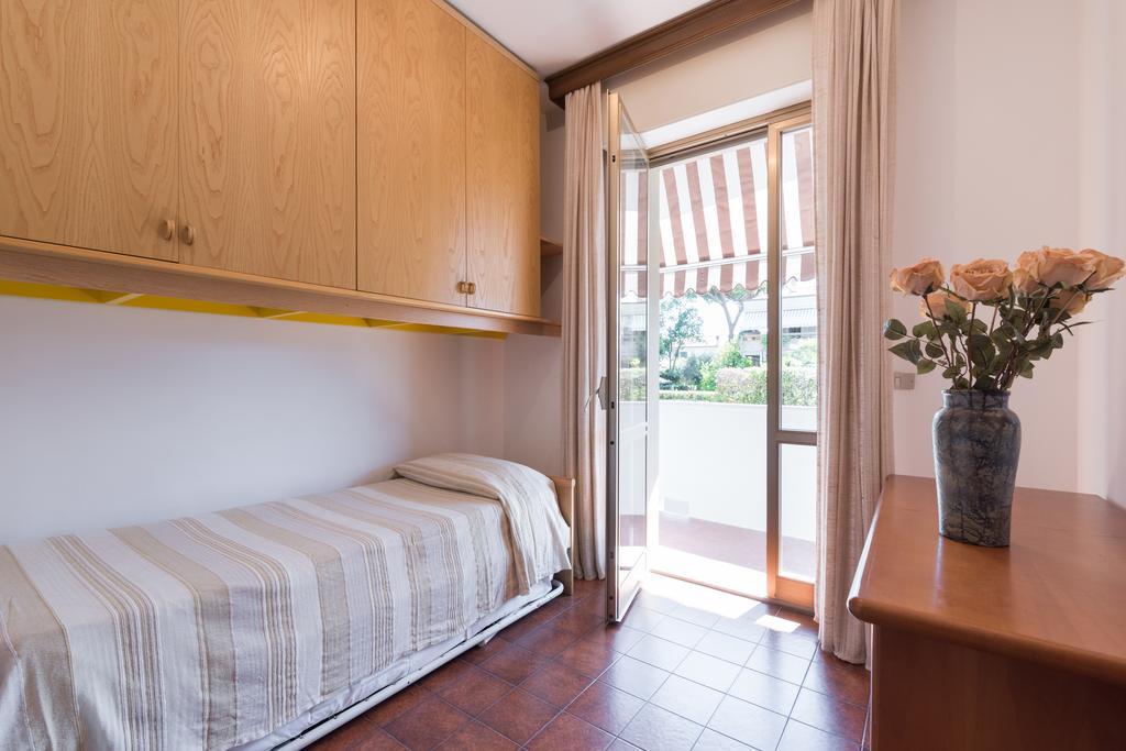 Comfort Beach House Marina di Massa Kültér fotó