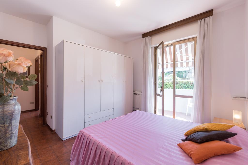 Comfort Beach House Marina di Massa Kültér fotó