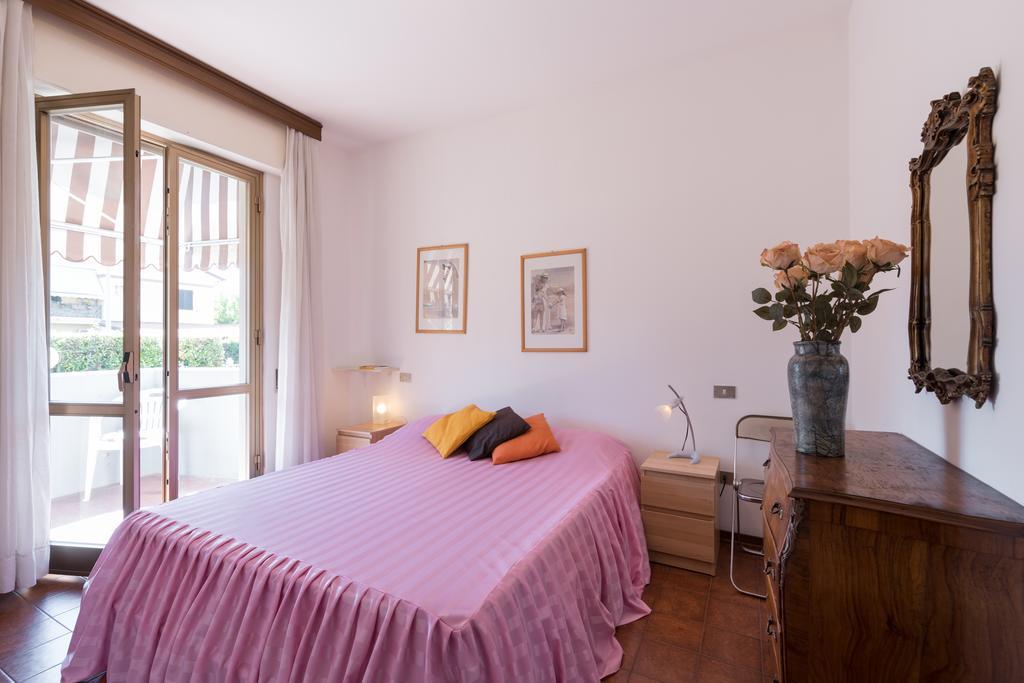 Comfort Beach House Marina di Massa Kültér fotó